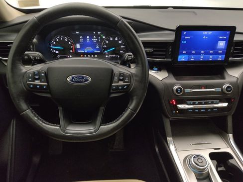 Used 2020 Ford Explorer XLT w/ Equipment Group 202A image 22