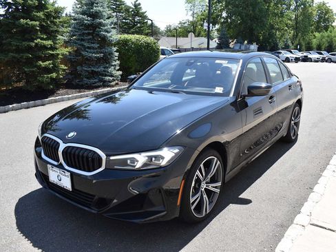 Used 2023 BMW 330i xDrive Sedan w/ Premium Package AWD/4WD image 3