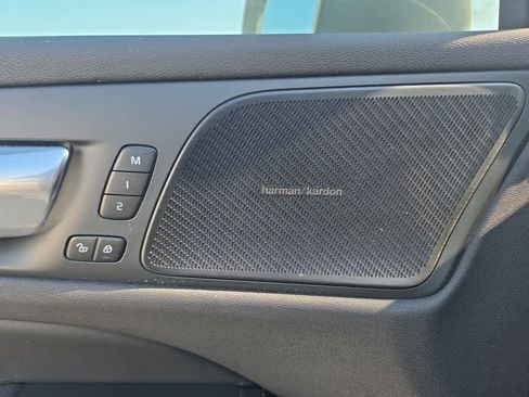 Used 2025 Volvo V60 B5 Cross Country Ultra w/ Climate Package image 21