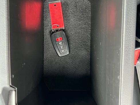 Used 2021 Toyota Camry XLE FWD image 35