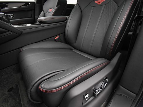 New 2025 Bentley Bentayga image 48