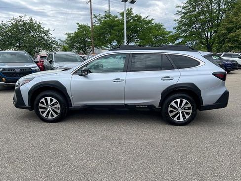 Certified 2025 Subaru Outback Premium w/ Popular Package #1A AWD/4WD image 4
