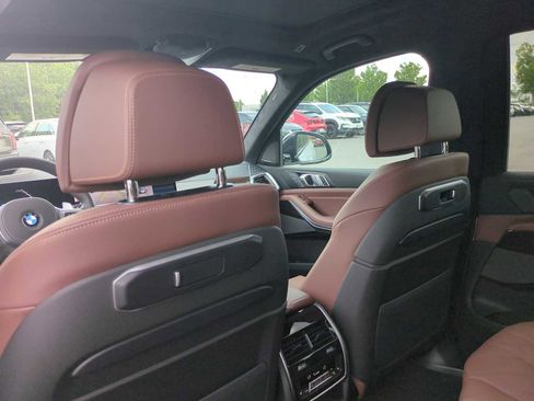 Used 2026 BMW X7 xDrive40i w/ M Sport Package image 18