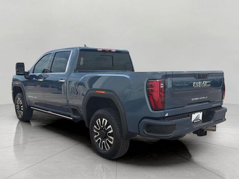 Used 2026 GMC Sierra 3500 Denali Ultimate AWD/4WD image 8