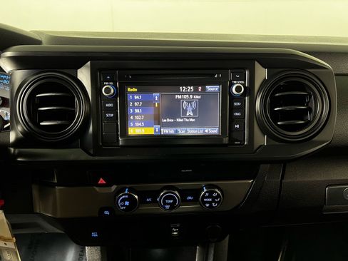 Used 2019 Toyota Tacoma SR w/ SR Convenience Package image 17