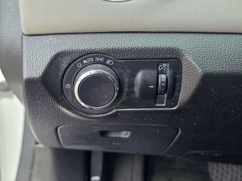 Used 2014 Chevrolet Cruze LS image 24