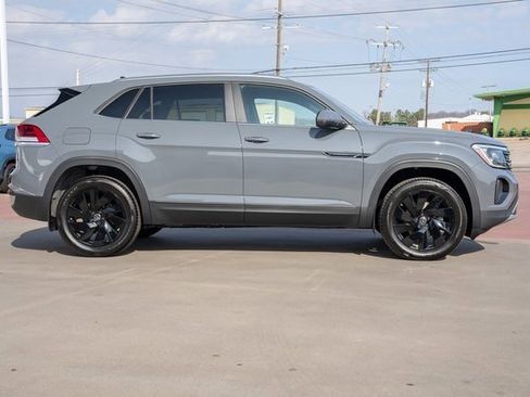 New 2026 Volkswagen Atlas Cross Sport SE FWD image 7