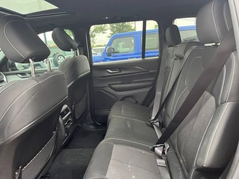Used 2024 Jeep Grand Cherokee Laredo X AWD/4WD image 13