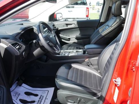 Used 2024 Ford Edge SEL w/ Convenience Package AWD/4WD image 2