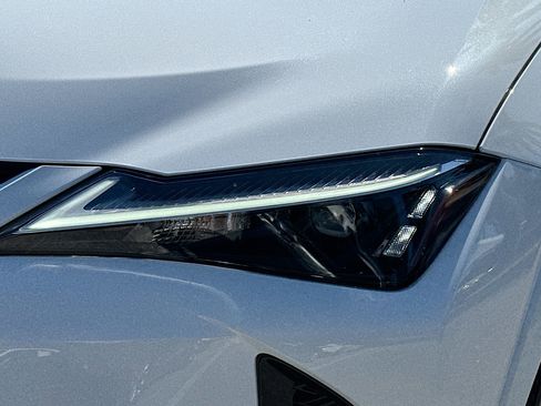 Used 2025 Lexus UX 300h FWD image 36