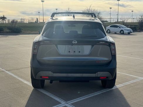 New 2026 Nissan Kicks SR w/ Cold Weather Package image 7