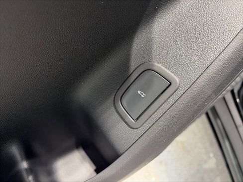 New 2026 Chevrolet Traverse LT w/ Sun and Wheel Package image 10