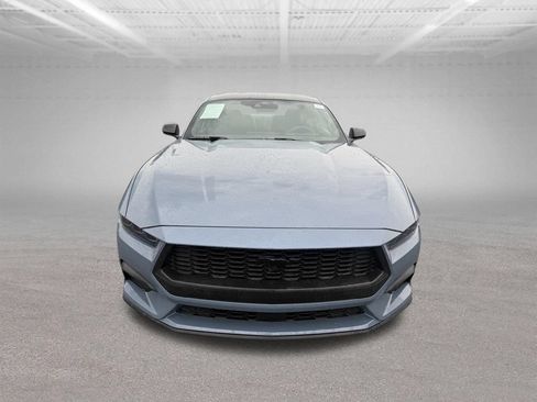 Used 2025 Ford Mustang Coupe RWD image 10