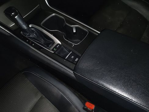 Used 2018 Honda Accord Sport image 26