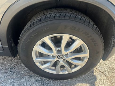Used 2020 Nissan Rogue SV FWD image 7