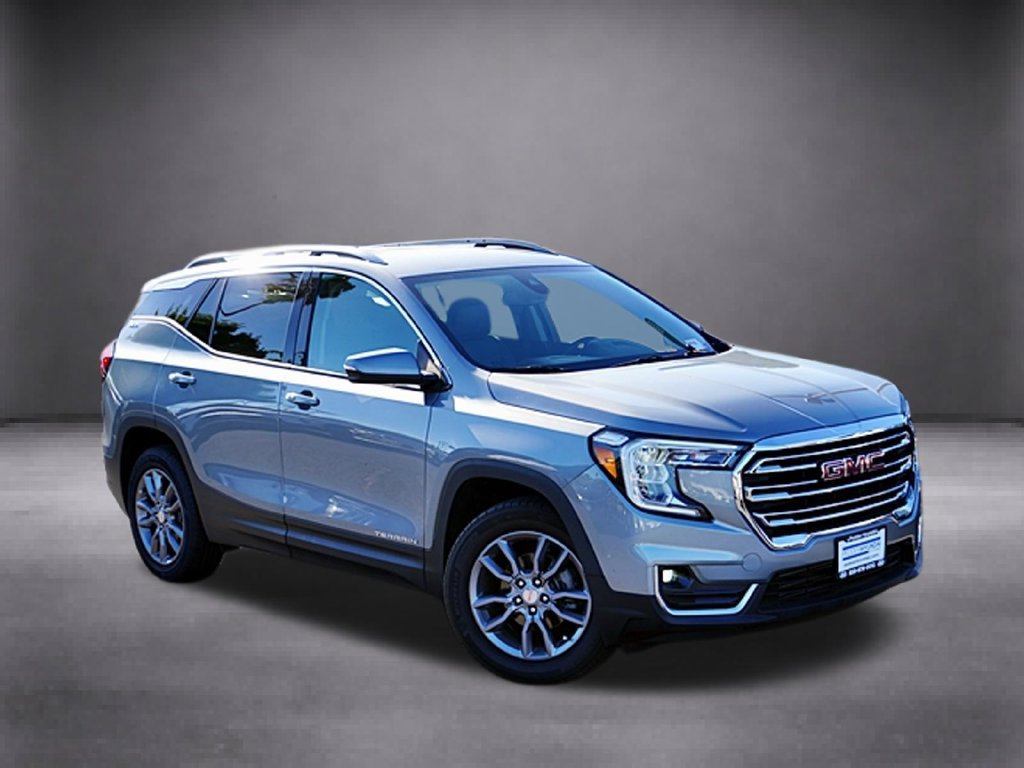 Used 2024 GMC Terrain SLT AWD/4WD image 3