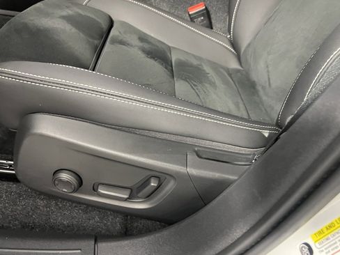 Used 2024 Volvo C40 P8 Recharge Plus w/ Climate Package image 26