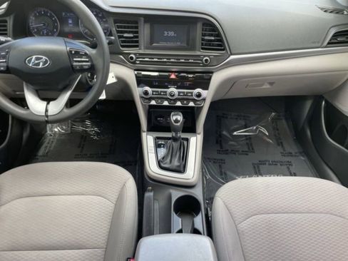Used 2020 Hyundai Elantra SE FWD image 11