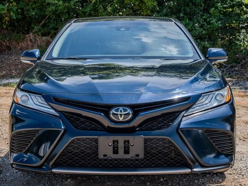 Used 2020 Toyota Camry XSE FWD image 8
