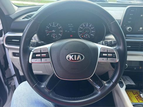 Used 2021 Kia Telluride S FWD image 19
