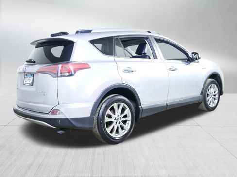 Used 2017 Toyota RAV4 Limited image 7