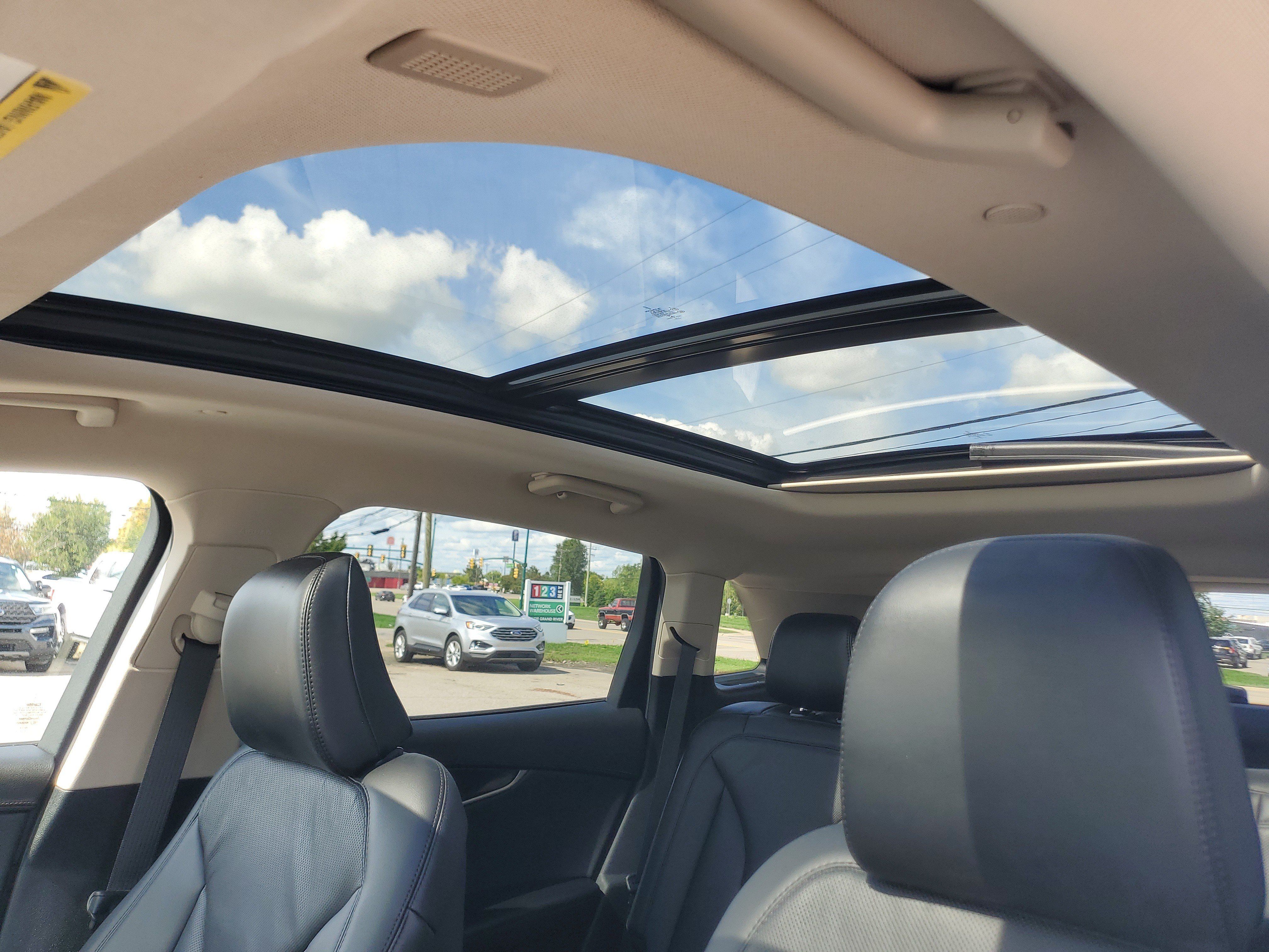 Certified 2023 Lincoln Nautilus Reserve AWD/4WD image 11
