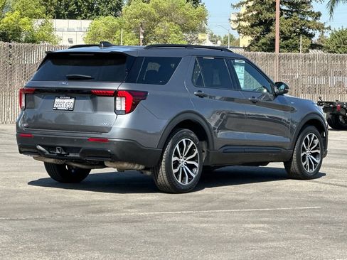 Certified 2025 Ford Explorer ST-Line AWD/4WD image 3