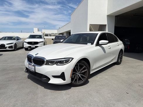 Certified 2022 BMW 330i Sedan w/ Driving Assistance Package RWD image 3