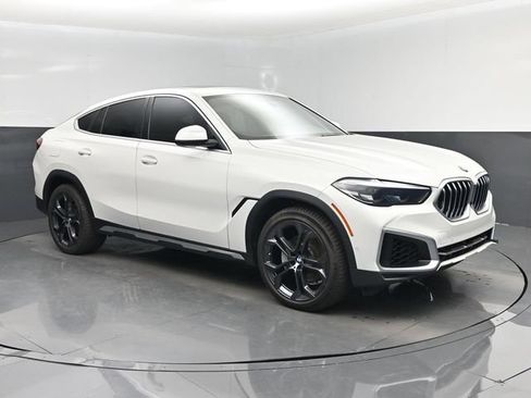 Used 2022 BMW X6 xDrive40i AWD/4WD image 1