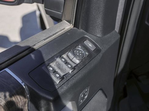 Used 2021 Ford F250 Lariat w/ Lariat Value Package image 28