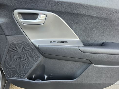 Used 2022 Kia Niro LX FWD image 13