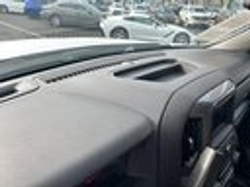 Used 2022 Chevrolet Silverado 1500 Custom image 8