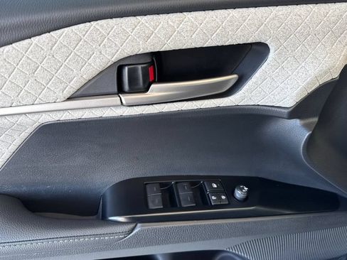 Used 2025 Toyota Camry XLE FWD image 14