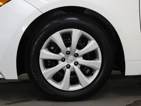 Used 2025 Toyota Corolla LE image 25