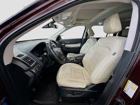 Used 2018 Ford Explorer Platinum image 13