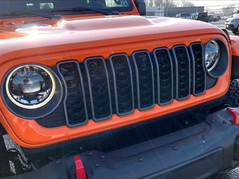 Certified 2025 Jeep Wrangler Unlimited Rubicon image 29