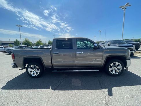 Used 2017 GMC Sierra 1500 SLT AWD/4WD image 10