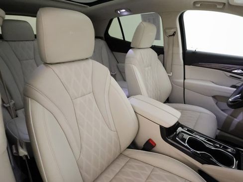 Used 2023 Buick Envision Avenir image 24