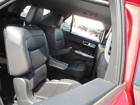 Used 2023 Ford Explorer XLT w/ Equipment Group 202A image 23