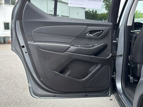 Used 2018 Chevrolet Traverse LT w/ LPO, Floor Liner Package AWD/4WD image 26