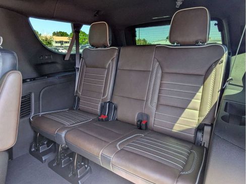Used 2026 GMC Yukon XL Denali Ultimate w/ LPO, Floor Liner Package AWD/4WD image 20