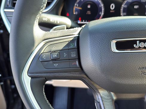 New 2025 Jeep Grand Cherokee Limited w/ Black Appearance Package image 14