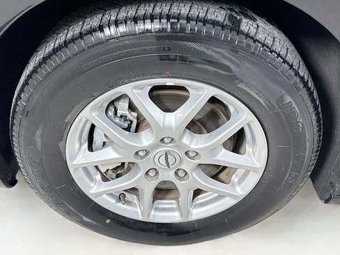 Used 2024 Chrysler Pacifica Touring-L FWD image 42
