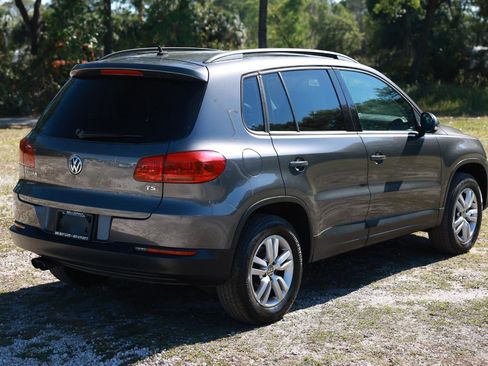 Used 2016 Volkswagen Tiguan S image 11