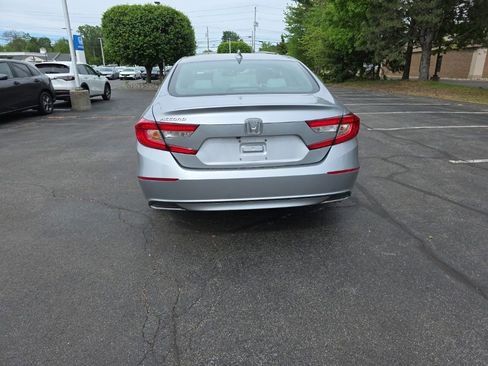Used 2018 Honda Accord LX image 6