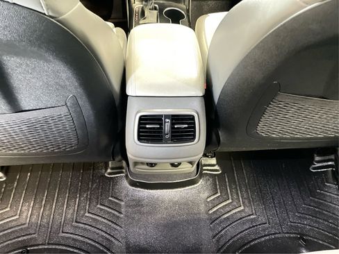 Used 2020 Kia Sorento SX image 25