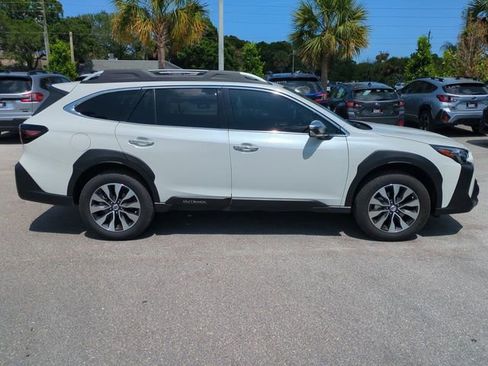 Used 2025 Subaru Outback Touring AWD/4WD image 3
