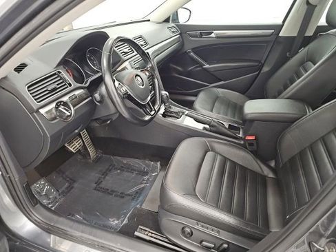 Used 2017 Volkswagen Passat 1.8T SEL Premium image 14