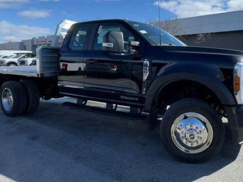 New 2025 Ford F550 4x4 SuperCab Super Duty w/ Snow Plow Prep Package image 8