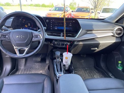 Used 2024 Chevrolet Trax ACTIV w/ Driver Confidence Package FWD image 11